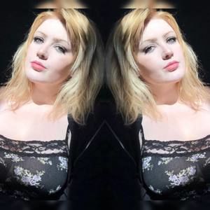 Meet your Posher, Adrianna